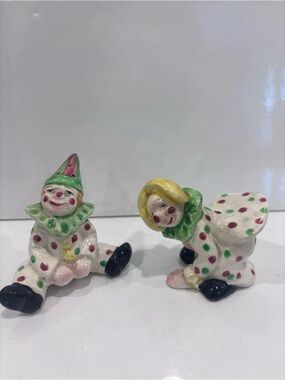 Vintage Japan ceramic clown salt &pepper shakers both corks present mid century
